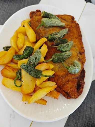 Cachopo tradicional asturiano, plato estrella de El Rincón del Norte